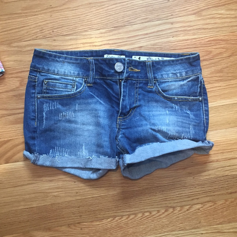 Cute jean shorts!!! Size 1